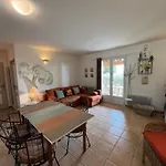 Mas Du Cadranier Apartment *